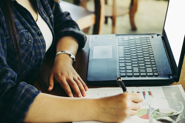 A close-up of a student filling out the FAFSA form on a computer, focusing on the importance of accuracy and attention to detail in the federal grant application process.